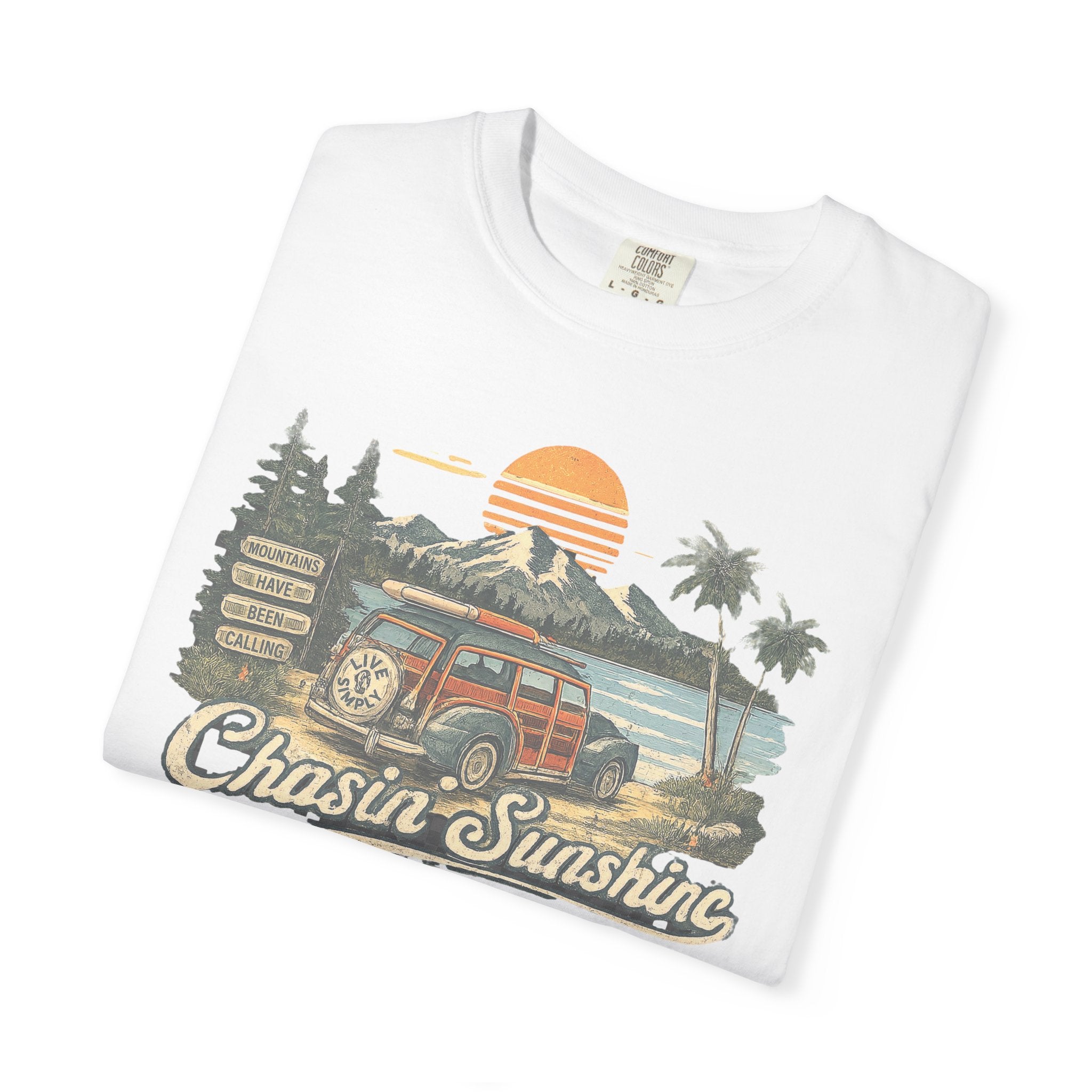 Retro Style Mountain Lovers T-shirt | Vintage Vibes Coastal Lake Sunset, Outdoorsy Tee For Hikers, Camping Tee